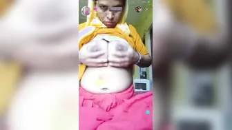 Village Bhabhi Showing Off Naked Body In Private Video Exposed