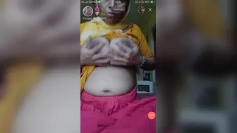 Village Bhabhi Showing Off Naked Body In Private Video Exposed
