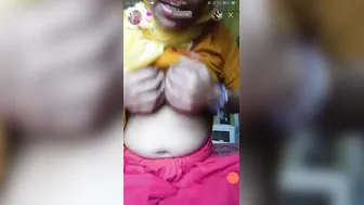 Village Bhabhi Showing Off Naked Body In Private Video Exposed