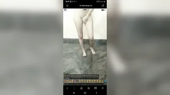 Amateur Married Woman Stripping Naked Live For Viewers Online