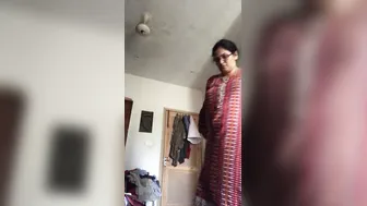 Mature Aunty Stripping Naked For Her Lover On Private Selfie Cam