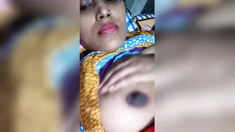 Bengali Wife Exposing Her Big Boobs In Naughty Selfie Video