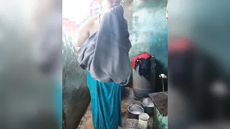 Village Aunty Bathing Naked Outdoors Caught By Hidden Camera