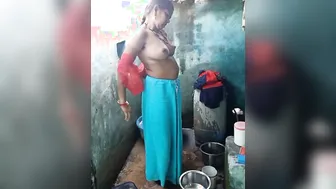 Village Aunty Bathing Naked Outdoors Caught By Hidden Camera