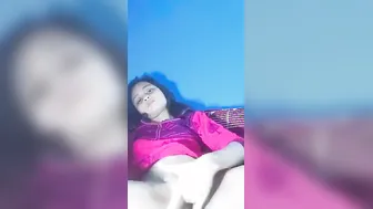 Desi Girl From City Fingering Wet Pussy Live On Webcam Show