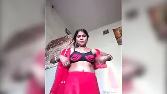 Horny Bhabhi From Bihar Showing Off Her Tits On Video Call
