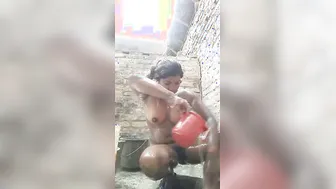 Village Bhabhi Taking Bath Secretly Filmed By Her Neighbor