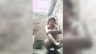 Village Bhabhi Taking Bath Secretly Filmed By Her Neighbor