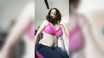 Mature Bhabhi Exposing Her Huge Natural Boobs On Camera