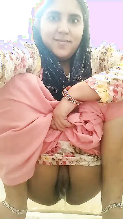 Punjabi Bhabhi Caught Peeing In Indian Toilet Hidden Camera