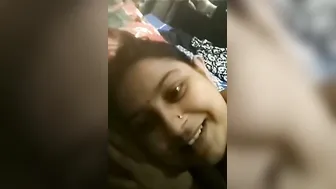 Shy Bhabhi Showing Her Tits Topless In Naughty Selfie Vid