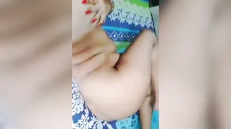 Married Bhabhi With Huge Boobs Making Private Naked Selfie Video