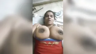 Married Wife Proudly Flaunting Her Massive Melons In Nude Selfie