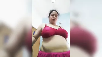 Chubby Married Bhabhi Flaunting Massive Milkers On Her Webcam