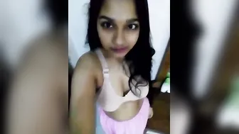 Cute Desi Girl Showing Off Her Natural Boobs Live On Her Webcam