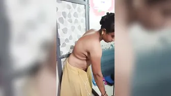 Married Woman Recording Naked Body For Her Secret Online Lover