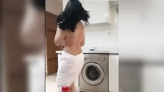 Curvy Babe Dancing Topless And Teasing Before Getting Naughty