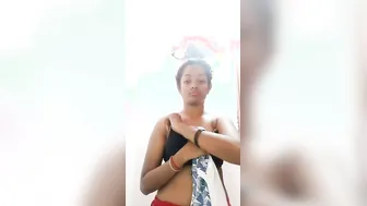 South Indian GF Showing Naked Boobs Teasing On Video