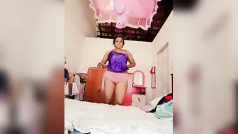 Horny GF Teasing With Sexy Moves In Private Selfie
