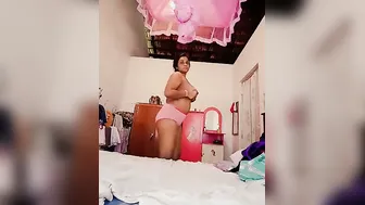 Horny GF Teasing With Sexy Moves In Private Selfie