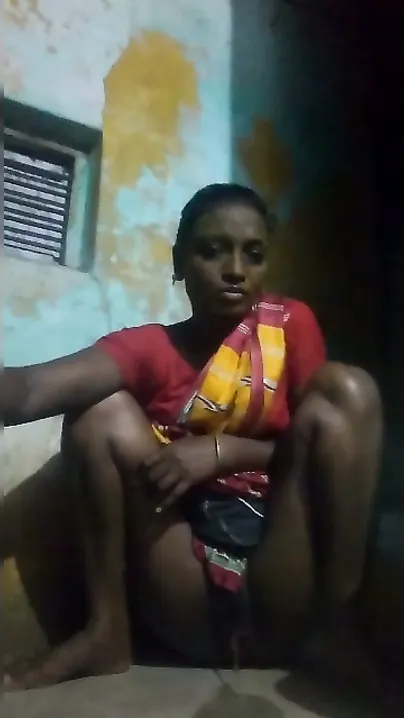 Adivasi Wife Caught Peeing Completely Naked In Bathroom