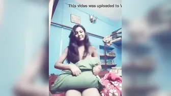 College Girl Stripping Completely Naked Showing Body To Cam