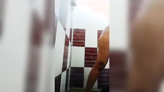 Shaved Teen Pussy Spreading Wide In Homemade Selfie Recording