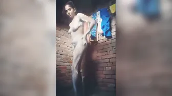 Village Girl Bathing Naked Showing Everything To Cam Privately
