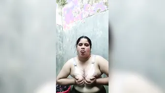 Married Bhabhi Secretly Filmed Taking Bath Showing Everything