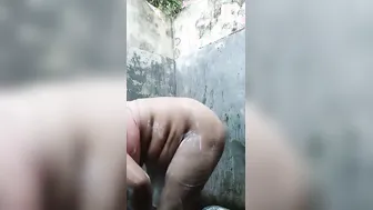 Married Bhabhi Secretly Filmed Taking Bath Showing Everything