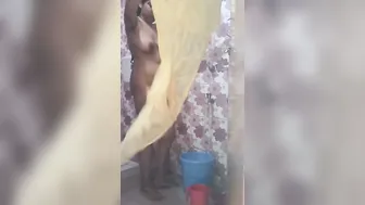 Cam Girl Stripping Naked While Bathing Showing Everything Off