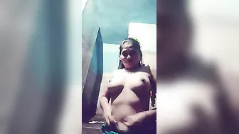 Busty Desi Babe Flashing Her Big Tits And Hairy Pussy On Cam