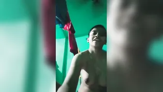 Cute Desi GF Showing Off Her Naked Body In New Video