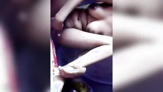 Horny Bengali Babe Fingering Her Wet Pussy In Selfie Video