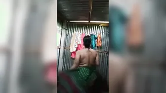 Curvy Desi Bhabhi Soaping Her Body Naked In The Bathroom