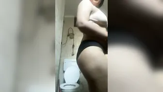 Big Booty Desi Milf Stripping Naked Teasing In Private Mms Clip