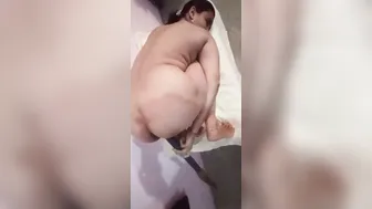 Naughty Bhabhi Fucking Her Pussy With Household Item