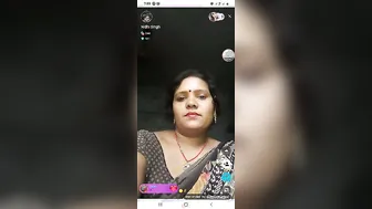 Bhabhi Spreading Pussy Live Showing Everything To Viewers