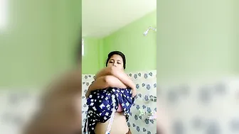Young Girl Slowly Undressing Showing Off Her Body On Mms