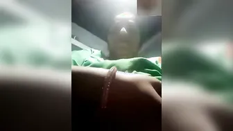 Mature Bhabhi Sending Nude Selfie To Her Secret BF