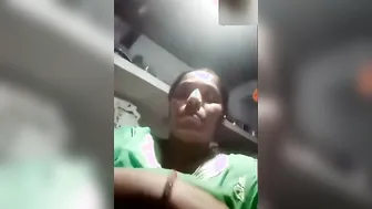 Mature Bhabhi Sending Nude Selfie To Her Secret BF