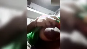 Mature Bhabhi Sending Nude Selfie To Her Secret BF