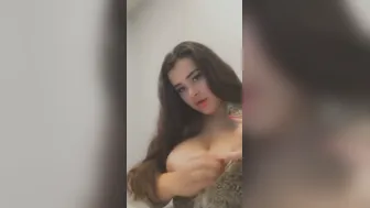 Desi Beauty Flaunting Her Massive Boobs In Selfie Video