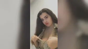 Desi Beauty Flaunting Her Massive Boobs In Selfie Video