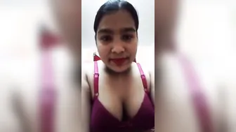 Chubby Unsatisfied Wife Stripping Naked And Showing Everything