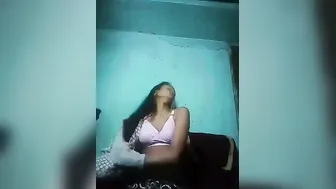 College GF Spreading Wide Showing Everything On Cam