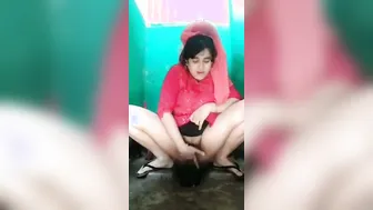 Desi GF Rubbing Her Pussy Alone In Bathroom Secretly