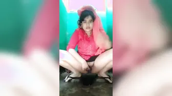 Desi GF Rubbing Her Pussy Alone In Bathroom Secretly