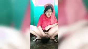 Desi GF Rubbing Her Pussy Alone In Bathroom Secretly