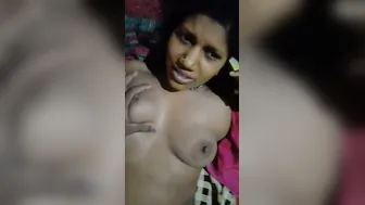 GF Moaning Loud During Steamy Phone Sex Session Leaked